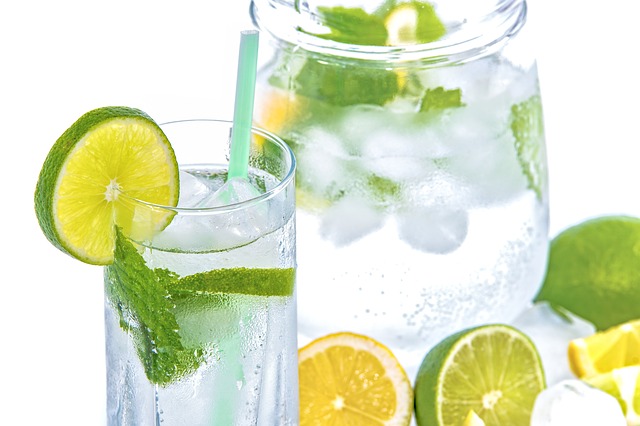 voda s citrusy